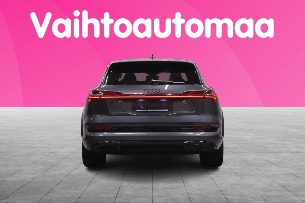 AUDI e-tron 2023