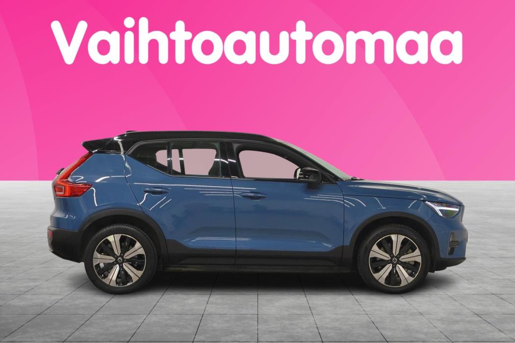 VOLVO XC40 2023