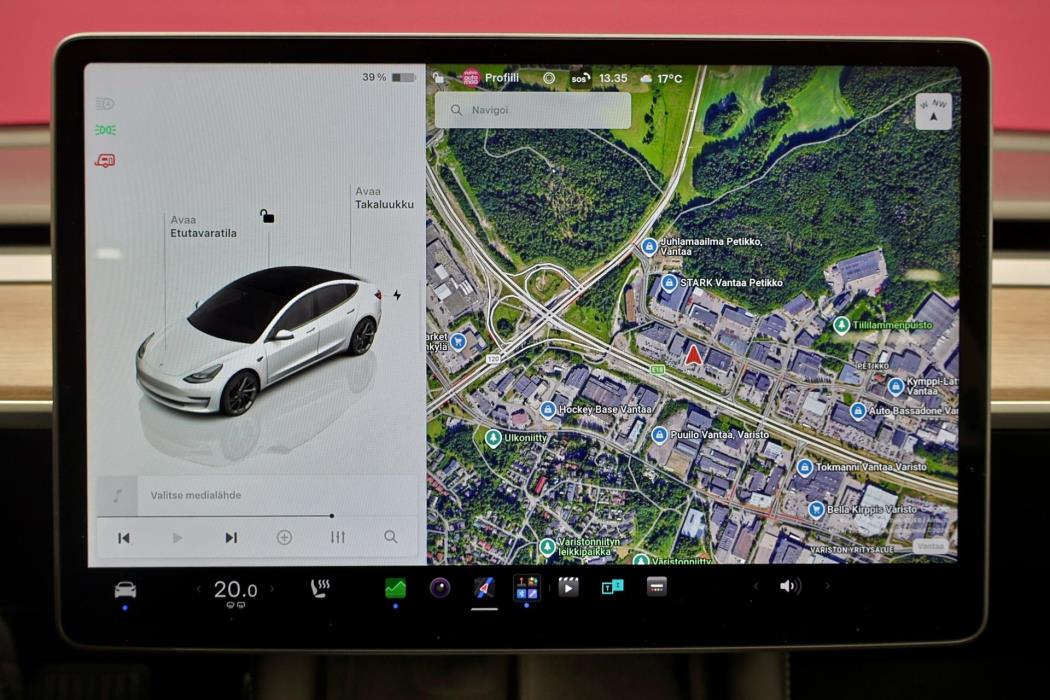TESLA Model 3 2022