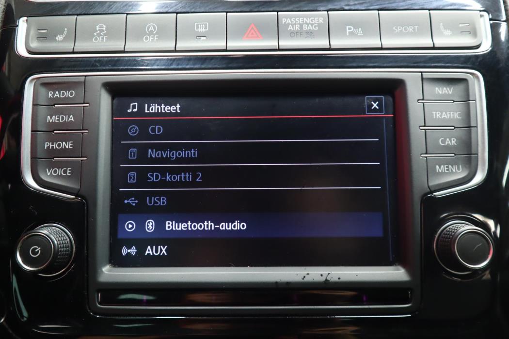 VOLKSWAGEN Polo 2016