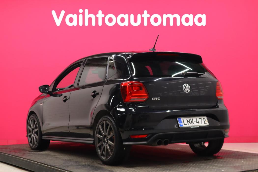 VOLKSWAGEN Polo 2016