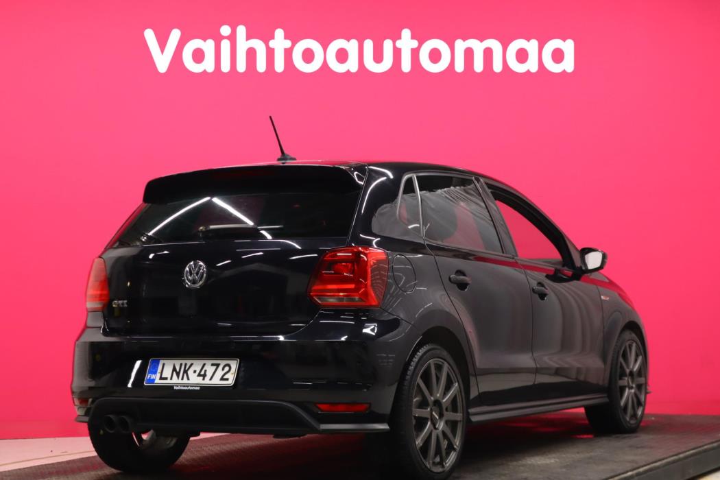 VOLKSWAGEN Polo 2016