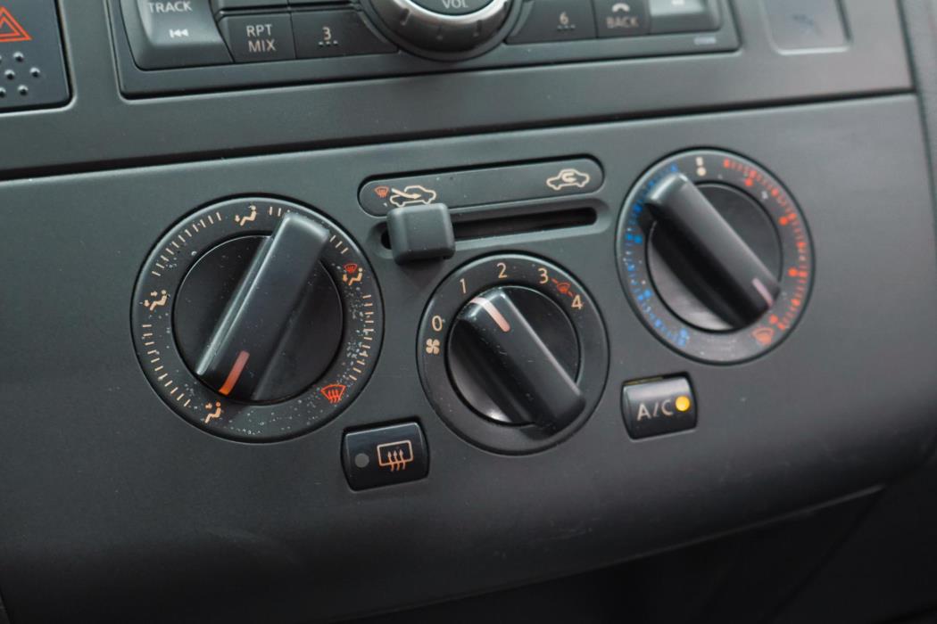 NISSAN Tiida 2008