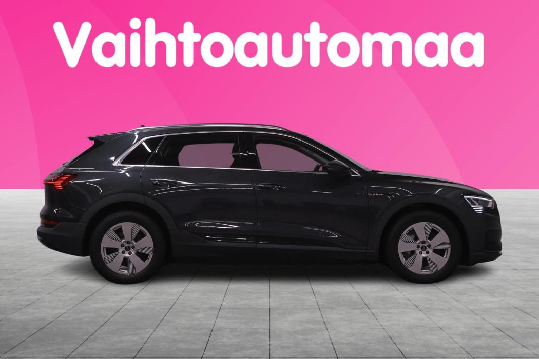 AUDI e-tron 2022
