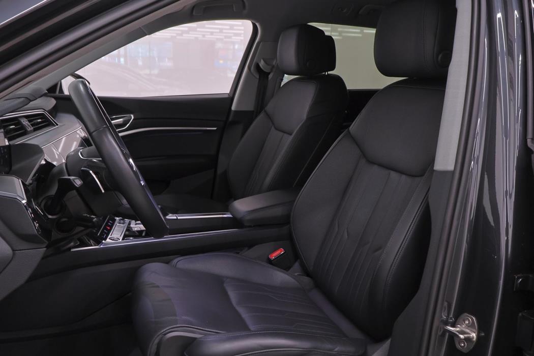 AUDI e-tron 2022