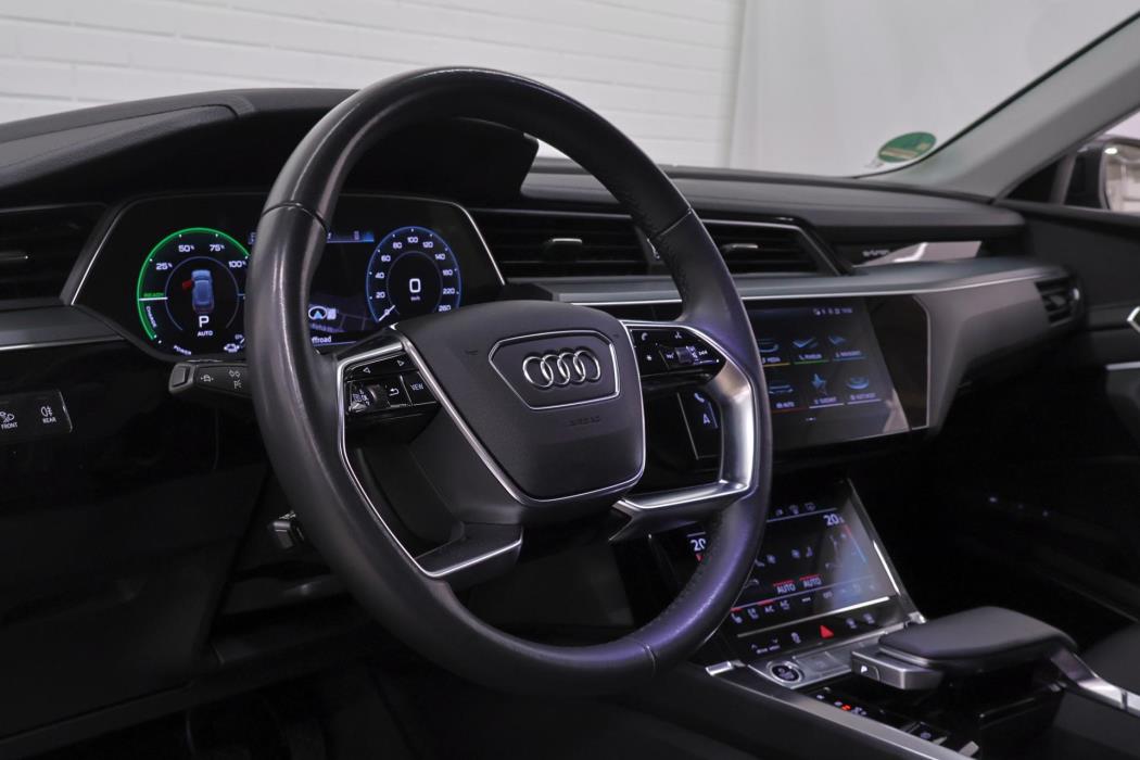 AUDI e-tron 2022