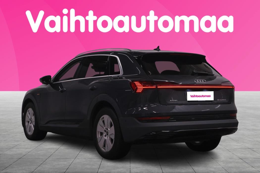 AUDI e-tron 2022