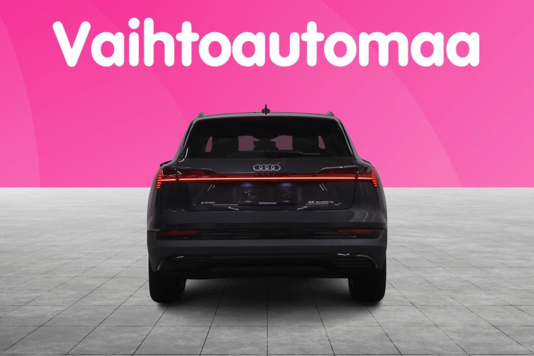 AUDI e-tron 2022