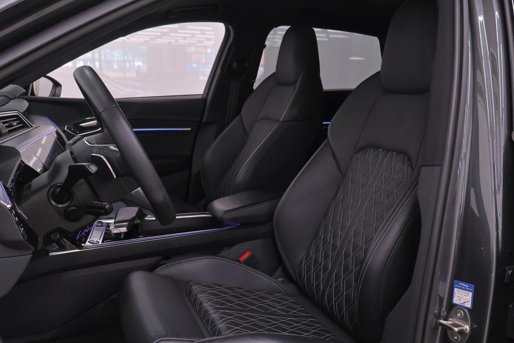 AUDI e-tron 2023