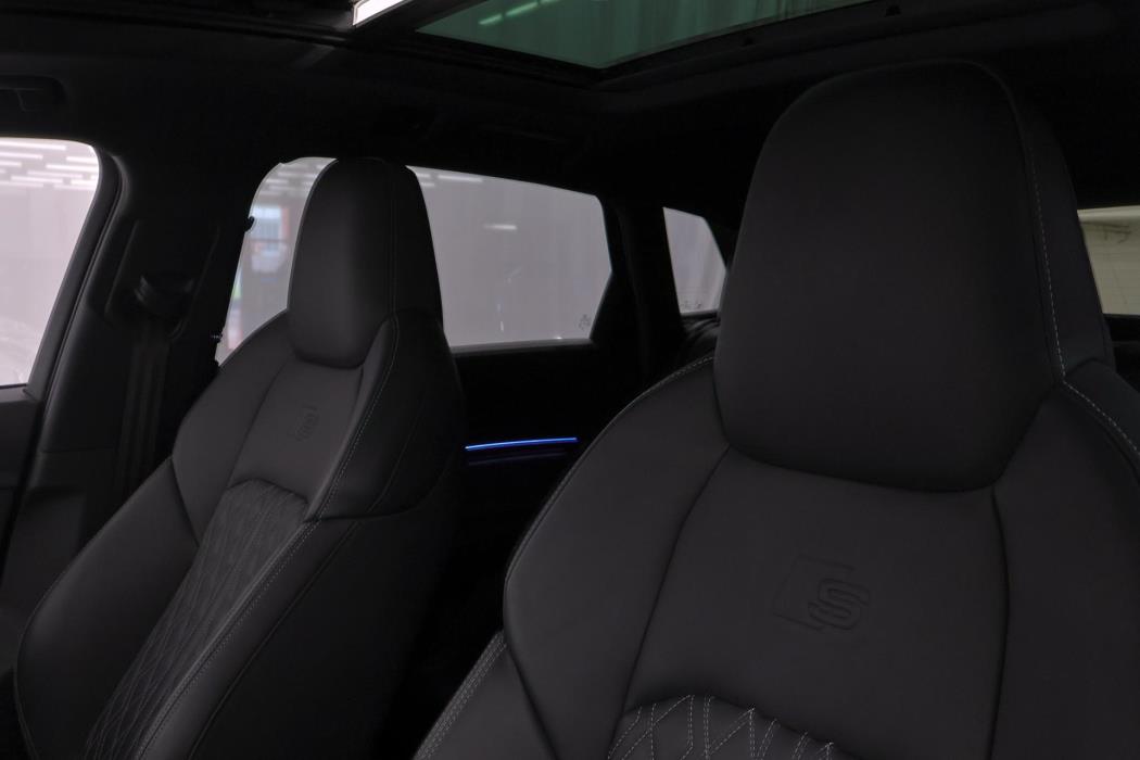 AUDI e-tron 2023