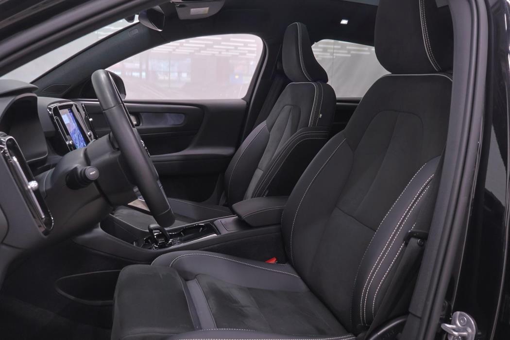 VOLVO C40 2023