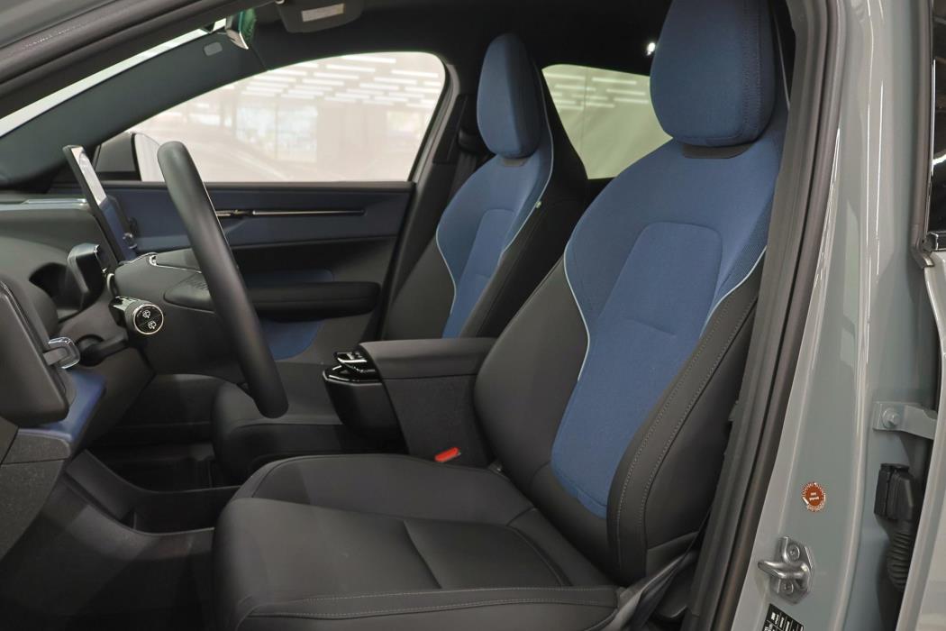 VOLVO EX30 2024