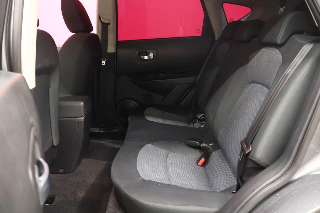 NISSAN Qashqai 2012