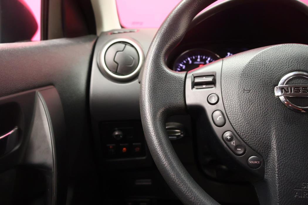 NISSAN Qashqai 2012