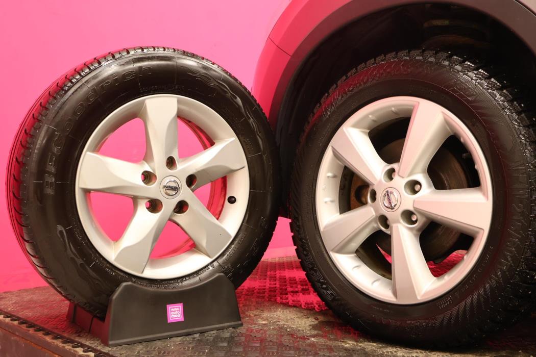 NISSAN Qashqai 2012