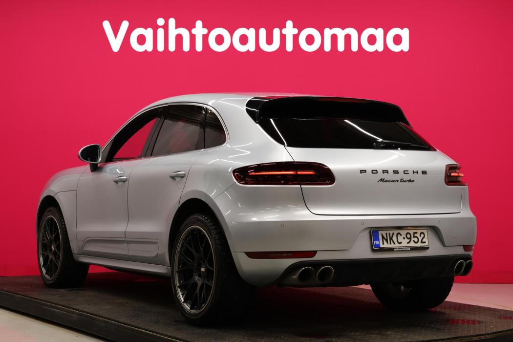 PORSCHE Macan 2016