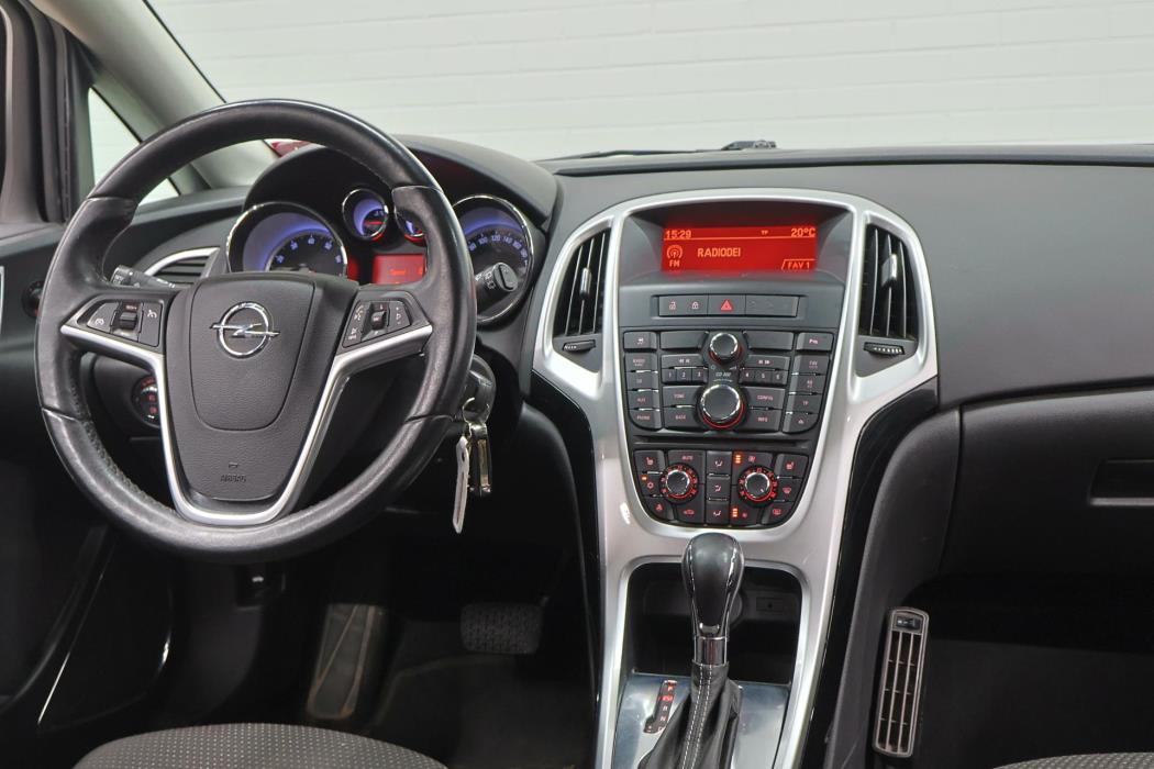 OPEL Astra 2012