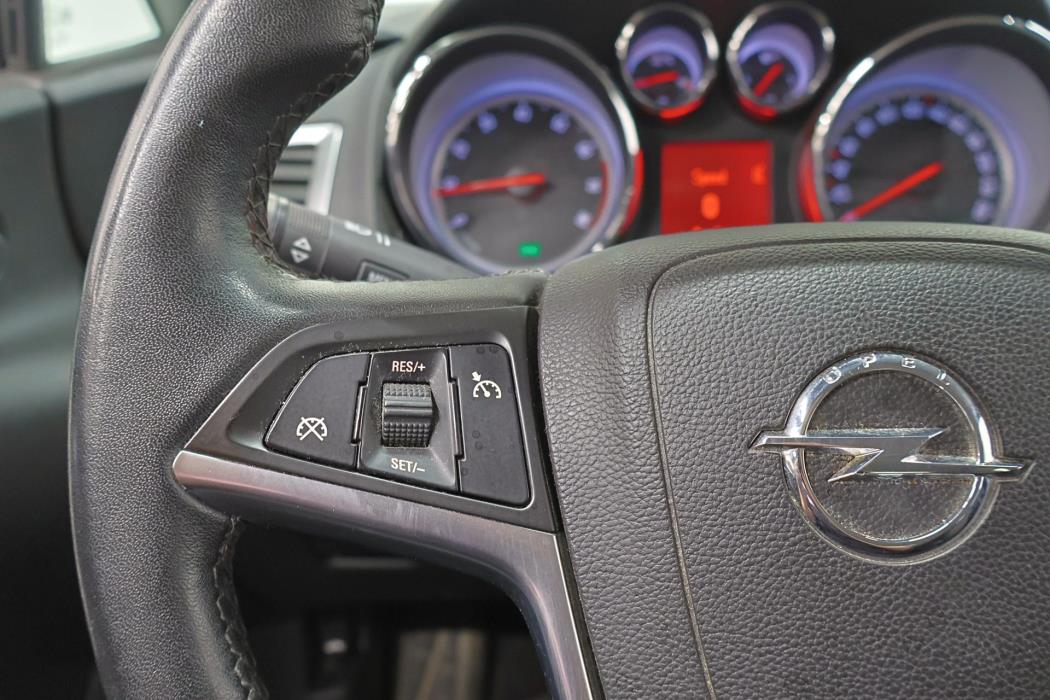 OPEL Astra 2012