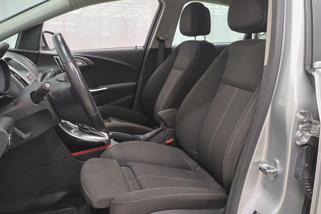 OPEL Astra 2012