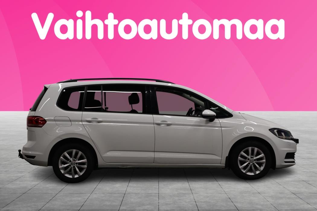 VOLKSWAGEN Touran 2017