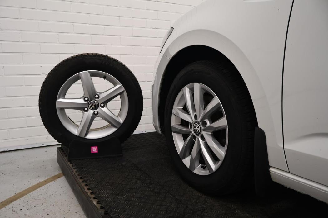 VOLKSWAGEN Touran 2017