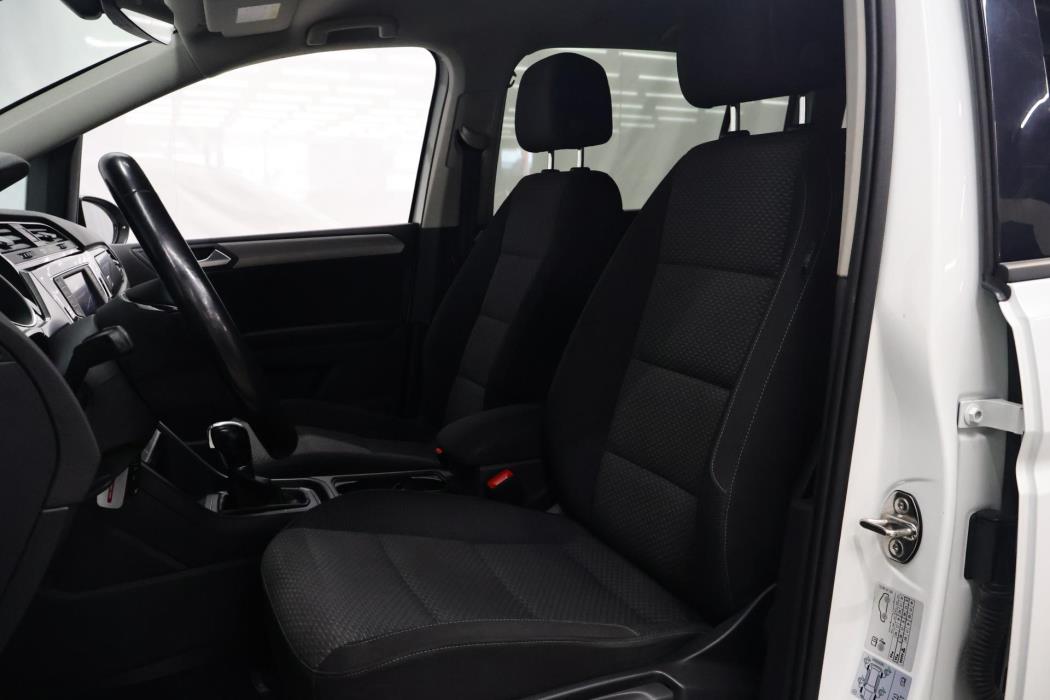 VOLKSWAGEN Touran 2017