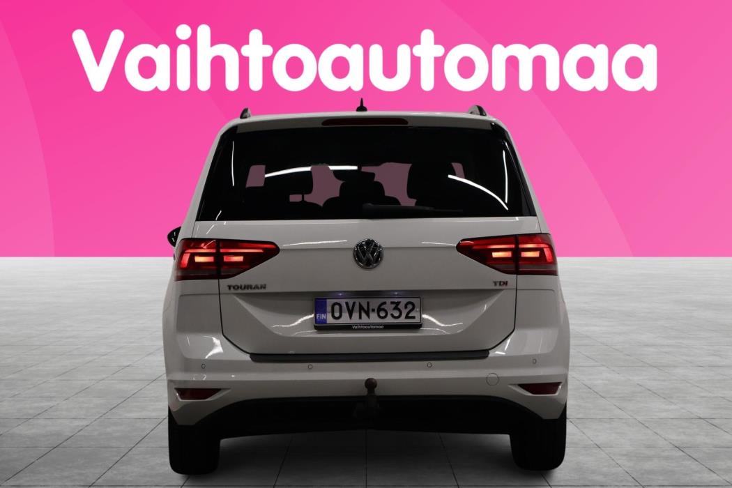 VOLKSWAGEN Touran 2017