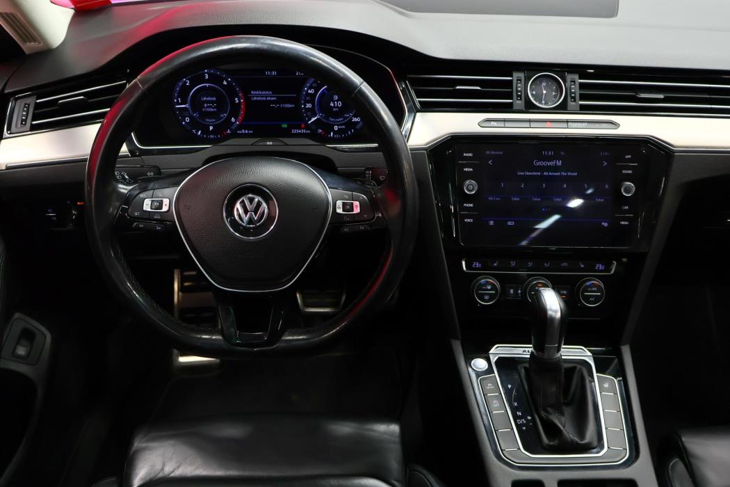 VOLKSWAGEN Passat 2018