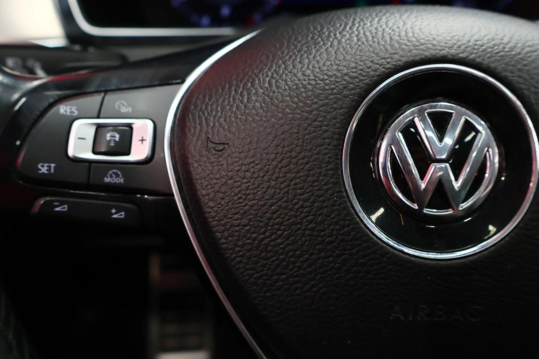 VOLKSWAGEN Passat 2018