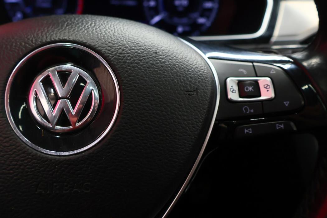 VOLKSWAGEN Passat 2018