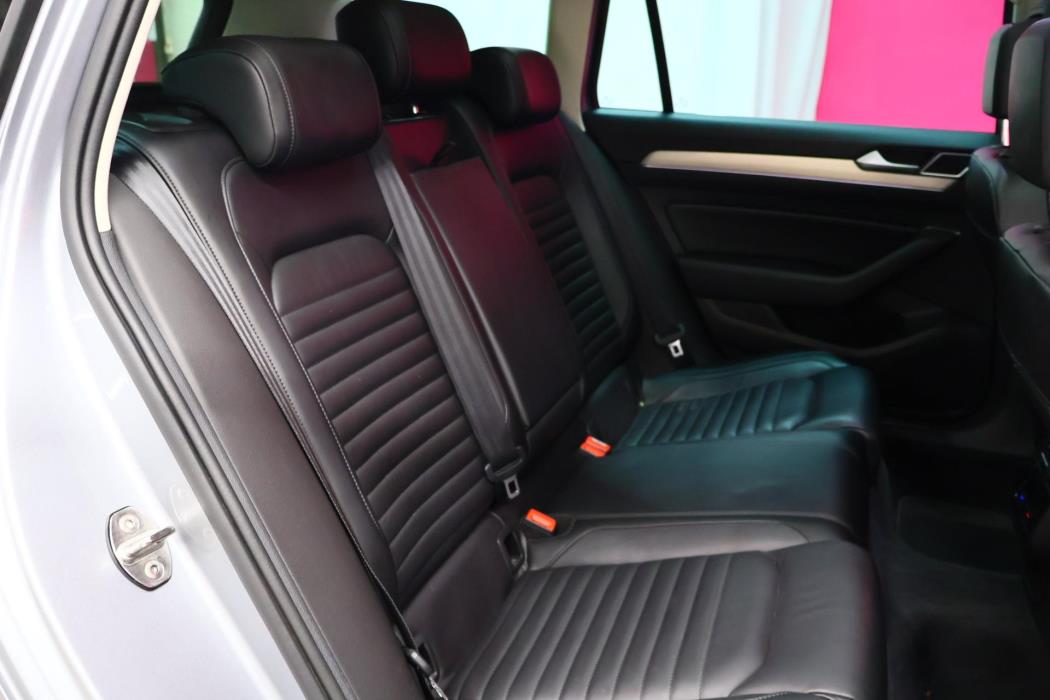 VOLKSWAGEN Passat 2018