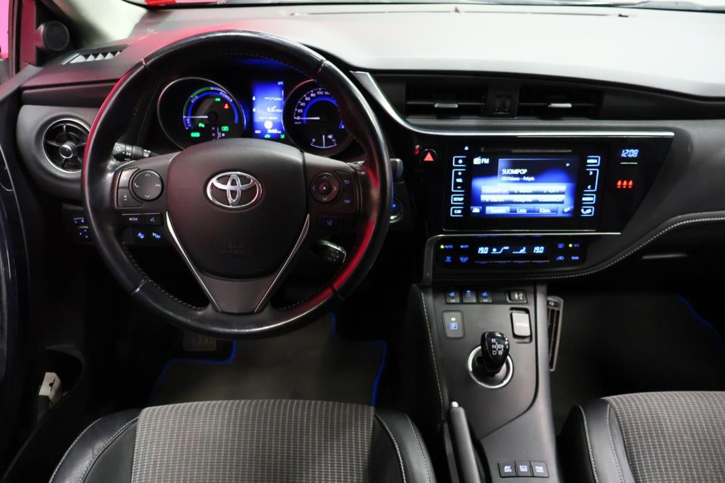 TOYOTA Auris 2018