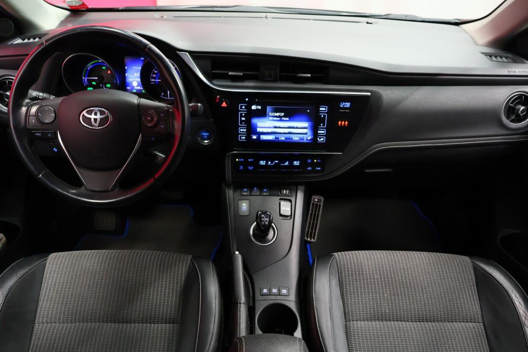 TOYOTA Auris 2018
