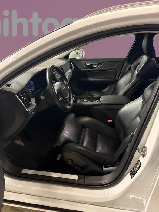 VOLVO V60 2020