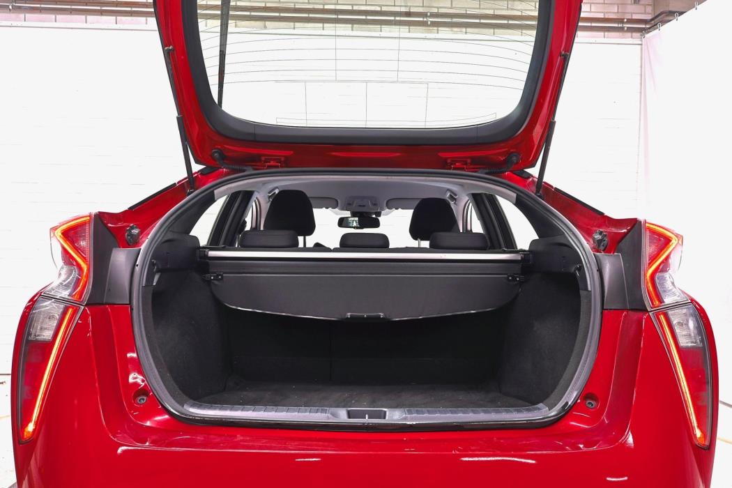 TOYOTA Prius 2016