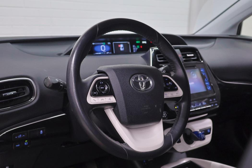 TOYOTA Prius 2016