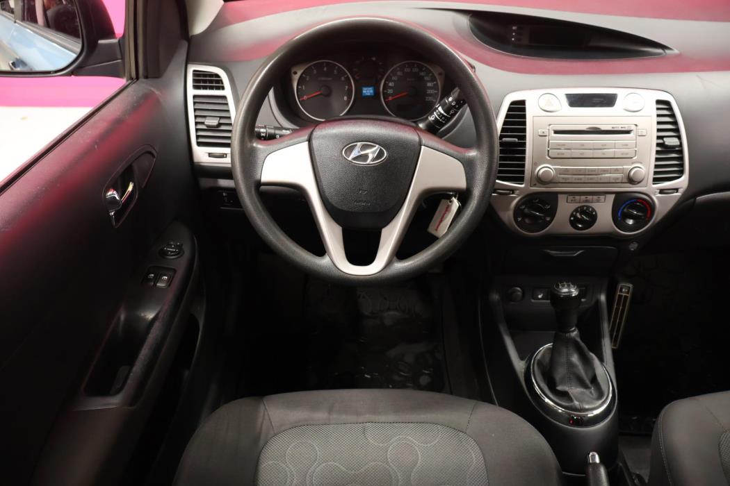 HYUNDAI i20 2012