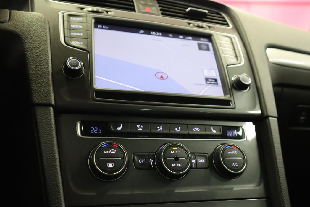 VOLKSWAGEN Golf 2015