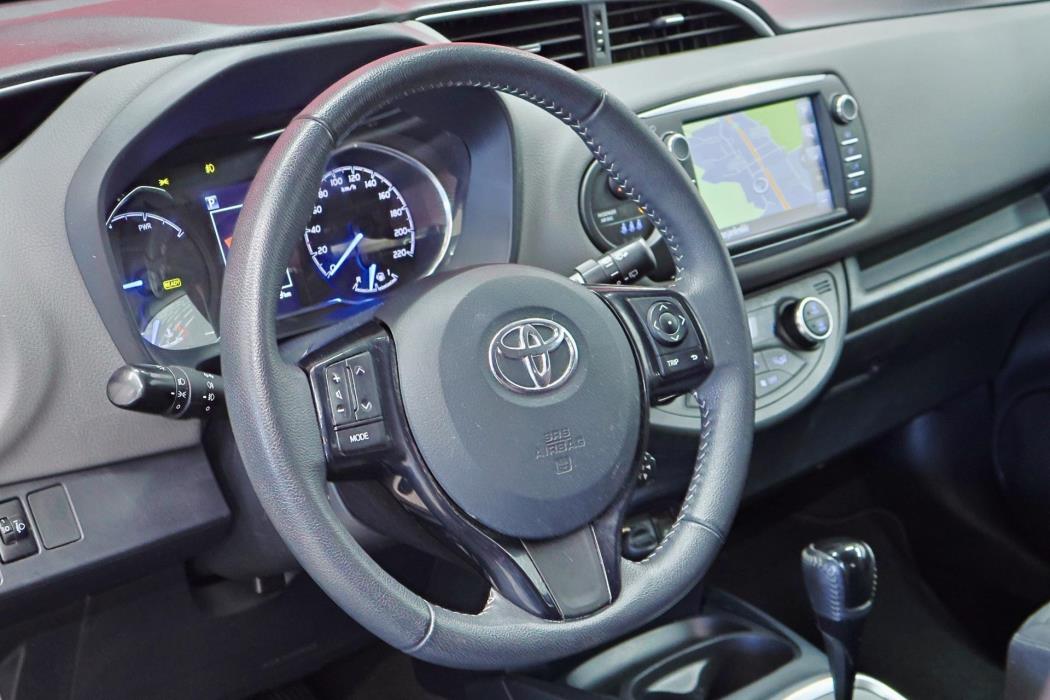 TOYOTA Yaris 2018