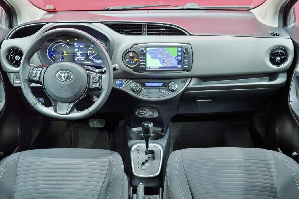 TOYOTA Yaris 2018
