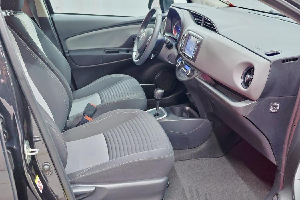 TOYOTA Yaris 2018