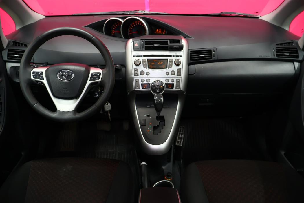 TOYOTA Verso 2011