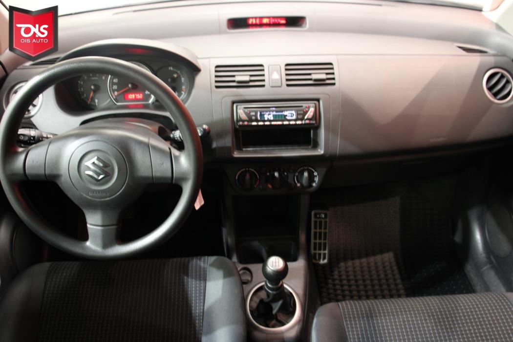 SUZUKI Swift 2005