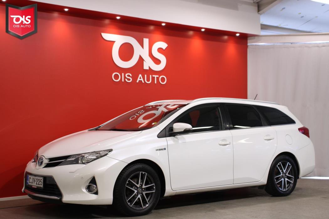 TOYOTA Auris 2015