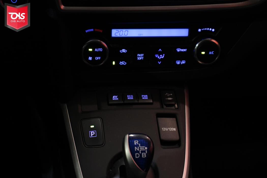 TOYOTA Auris 2015