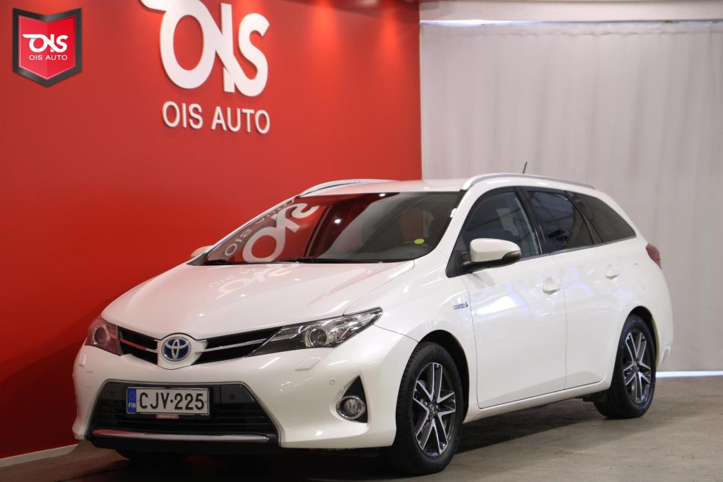 TOYOTA Auris 2015
