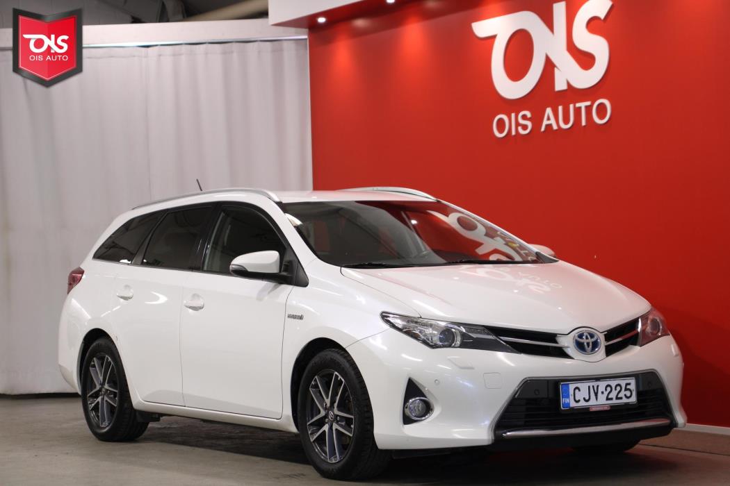 TOYOTA Auris 2015