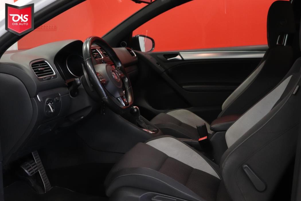 VOLKSWAGEN Golf 2010