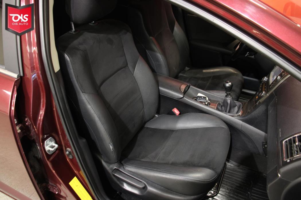 TOYOTA Avensis 2012