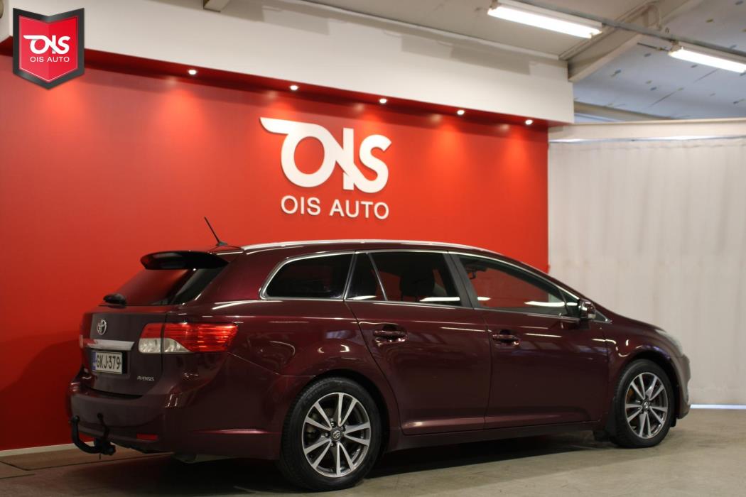 TOYOTA Avensis 2012